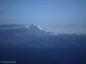 Dhaulagiri im ersten Tageslicht