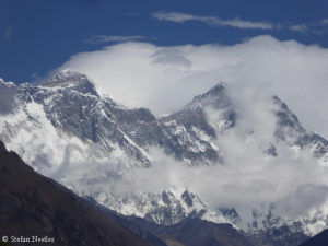 View of Mount Everest (l.) and Lhotse (from Namche)