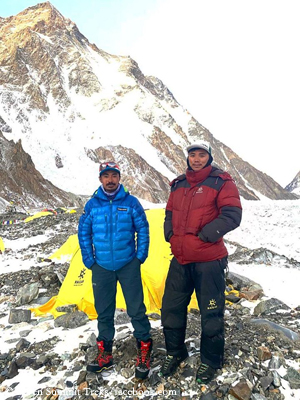 Pasang Nurbu Sherpa (l.) and Sona Sherpa (r.)