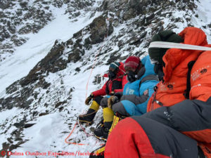 Winter team around Nima Gyalzen Sherpa on K2