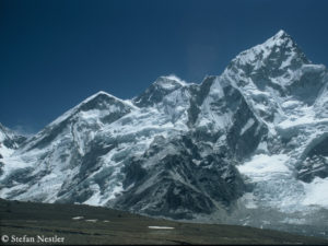 Nepalesische Seite des Mount Everest 