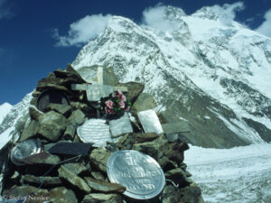 Memorial for the dead from K2, Broad Peak in the background (in 2004).