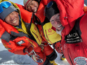 Kristin Harila with Dawa Ongju Sherpa and Pasdawa Sherpa (from right to left) - in summer 2022 on Gasherbrum I